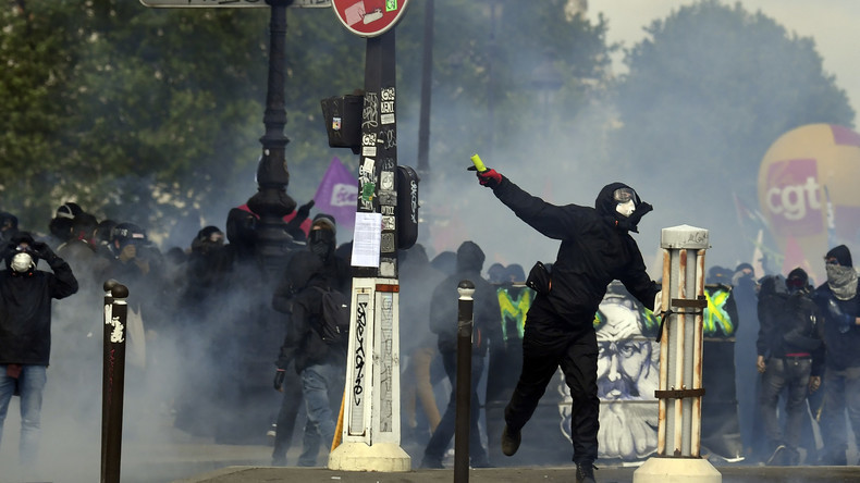 Le Sénat adopte une proposition de loi anti-Black blocs