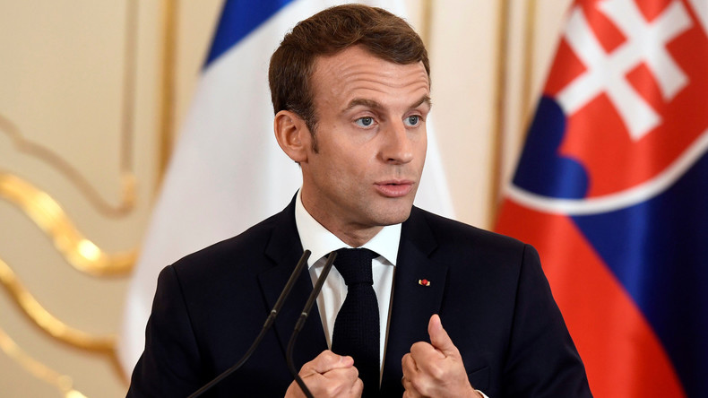 En tournée en Europe de l'Est, Macron tacle la Pologne et la Hongrie