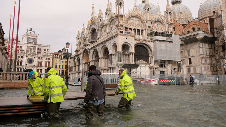 Des inondations historiques plongent Venise sous l'eau (PHOTOS, VIDEO)