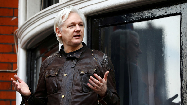 Julian Assange accuse l'Equateur de faire pression pour qu'il quitte l'ambassade