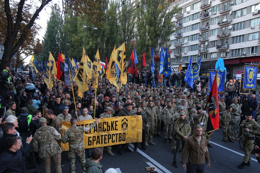 «Mort aux Moscovites !» : une manifestation réunit 15 000 ultra-nationalistes à Kiev (VIDEO)