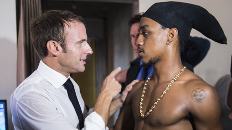 Selfie de Macron : la justice dément que l'un des deux jeunes ait été lié au trafic de cocaïne