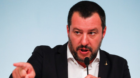«Je parle avec des personnes sobres» : Salvini tacle violemment Juncker