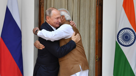 Vladimir Poutine et Narendra Modi.