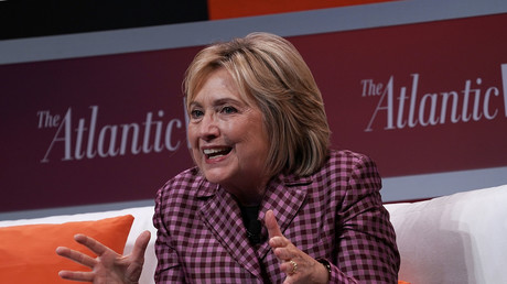 Hillary Clinton estime que les démocrates ne peuvent pas rester «courtois» face aux républicains