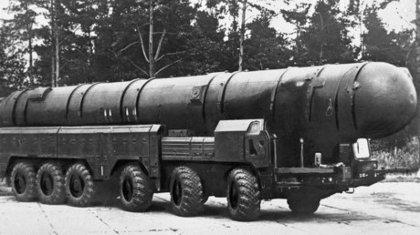 Un missile de moyenne portée SS-20 de fabrication soviétique. 