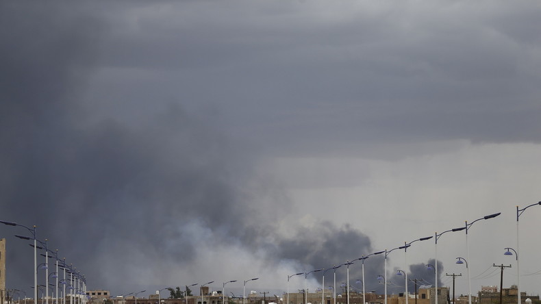 Malgré l'appel américain à la paix, la coalition menée par Riyad cible des sites à Sanaa