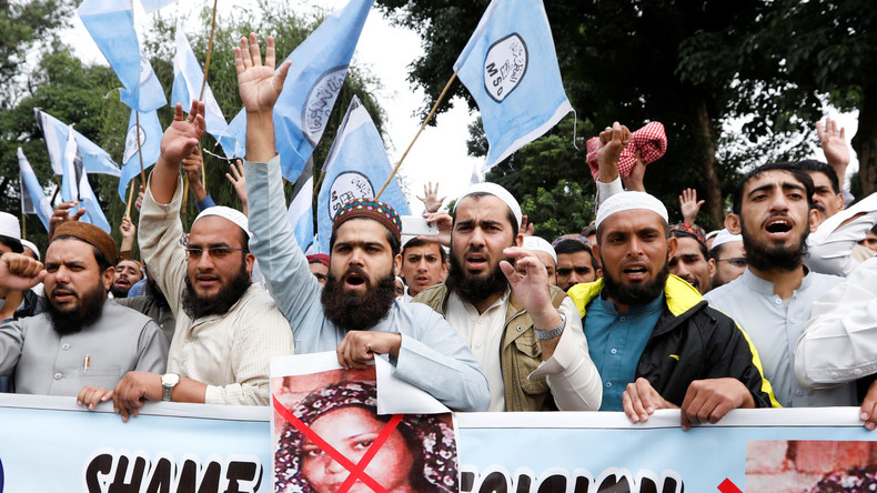 Menacé par des islamistes radicaux, l'avocat d'Asia Bibi quitte le Pakistan