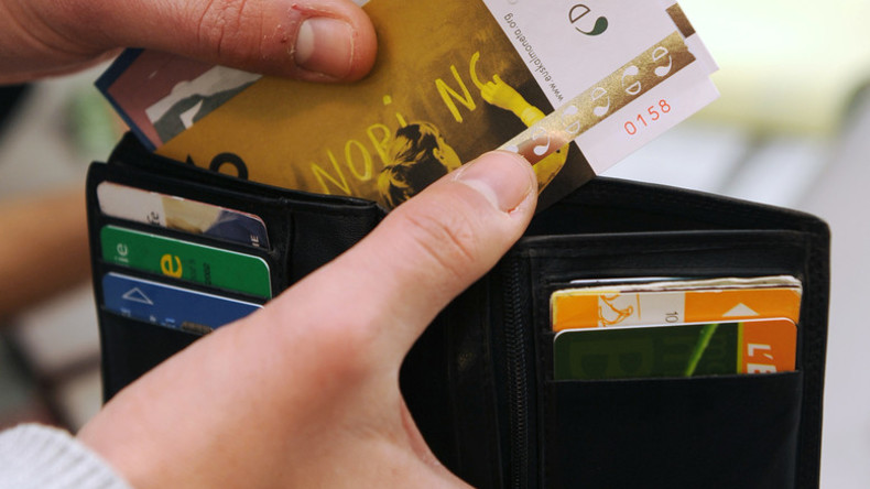 Chèques-vacances, aides d'entreprise... Des avantages destinés aux salariés bientôt ponctionnés ?