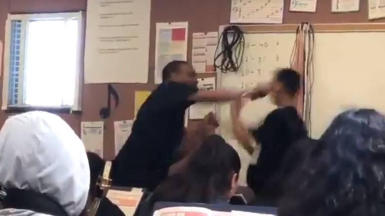 USA : 72 000 dollars levés pour le prof ayant frappé un élève l'ayant qualifié de «négro» (VIDEO)