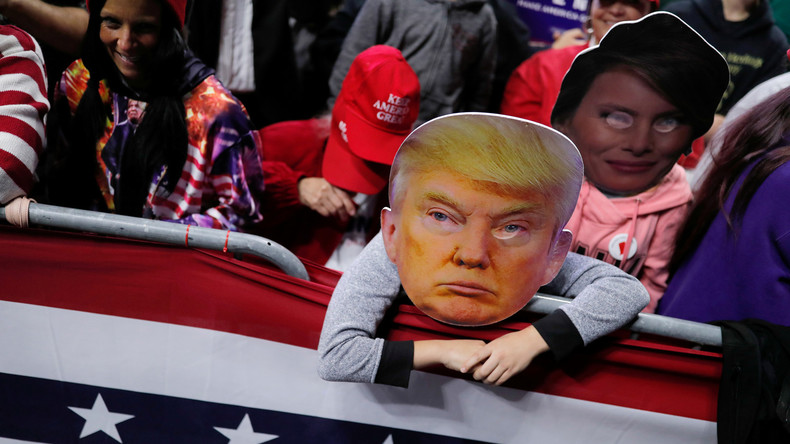 Mi-mandat : le projet de mur de Trump a-t-il du plomb dans l'aile ? 