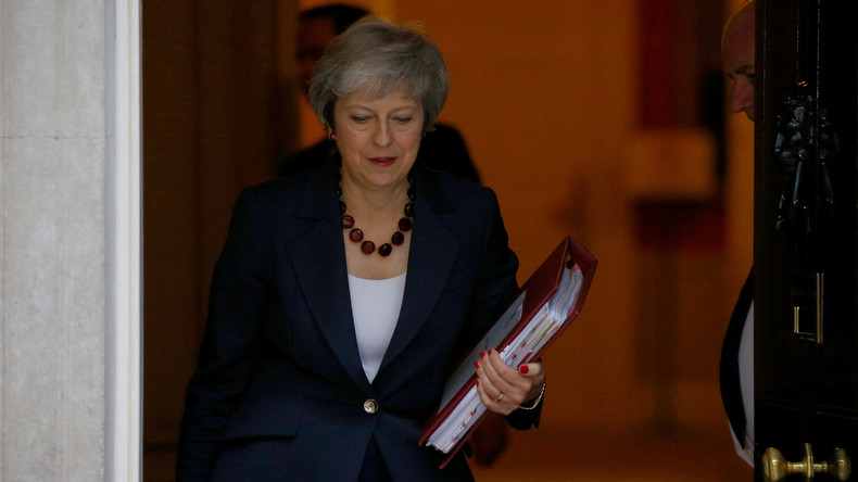Accord sur le Brexit : face à une fronde interne, le plus dur reste à faire pour Theresa May