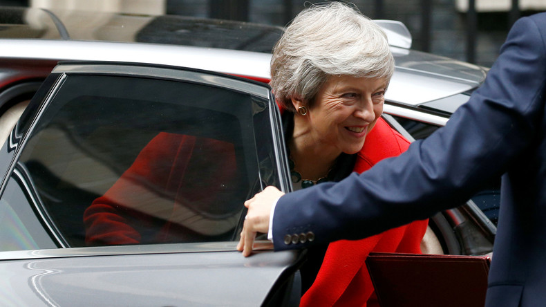 Démissions en série et vote de défiance : l'accord sur le Brexit ébranle Theresa May (EN CONTINU)