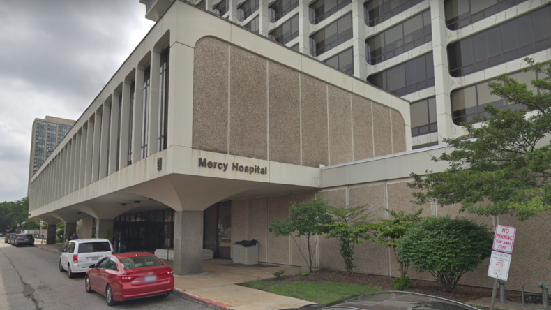 Etats-Unis : quatre morts dont un policier dans une fusillade près d'un hôpital à Chicago