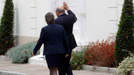 Gérard Collomb élu maire de Lyon avec 41 voix sur 73