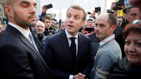 «Vous n'allez pas faire vos cinq ans» : Macron (encore) chahuté à Charleville (IMAGES)