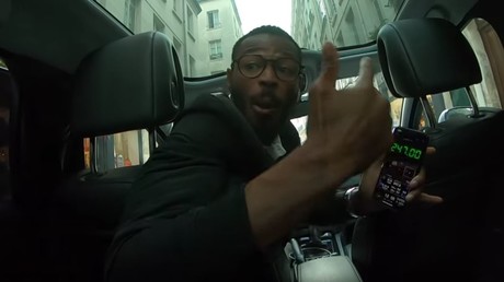 247 euros pour un Roissy-Paris : filmée, l'arnaque d'un taxi clandestin devient virale (VIDEO)