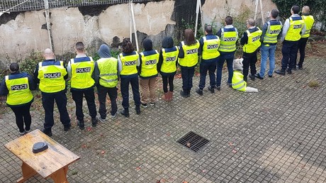 «Solidarité avec la France d'en bas dont nous faisons partie» : des policiers avec les Gilets jaunes
