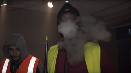 Chichas et «Macron, démission !» : un clip d'afrobeat sur les Gilets jaunes fait le buzz (VIDEO)