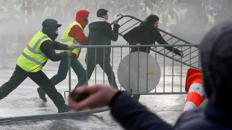 «Scènes de guerre» à Bruxelles : une manifestation de Gilets jaunes dégénère (IMAGES)