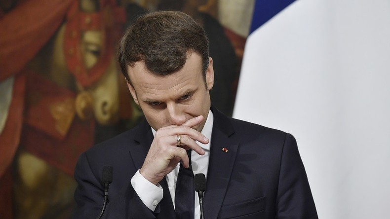 En pleine crise politique, Macron reporte sa visite en Serbie : nouveau camouflet pour Belgrade ?