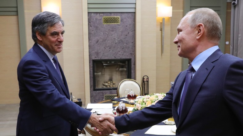 François Fillon reçu en privé par Vladimir Poutine