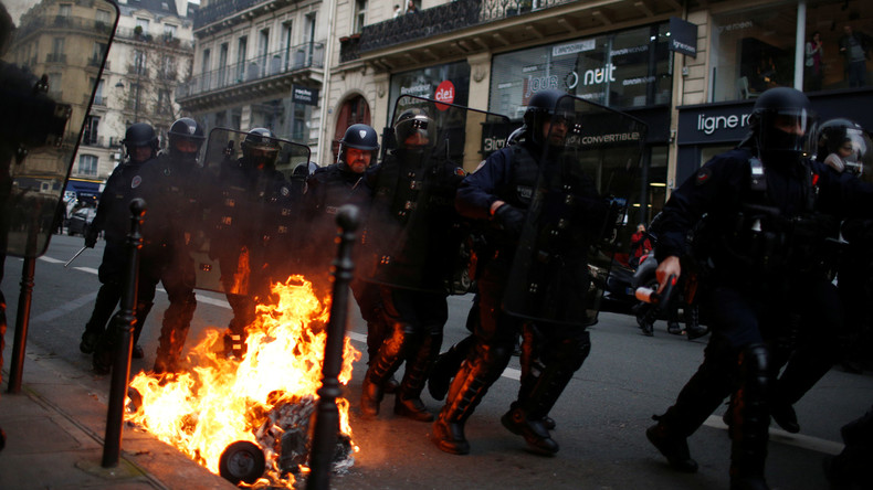 Acte 4 de la mobilisation des Gilets jaunes à Paris : les moments forts en vidéo