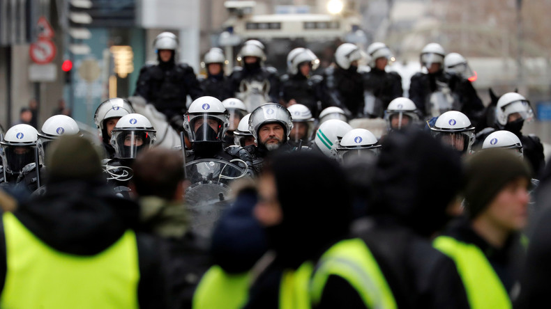 Les Gilets jaunes manifestent à Bruxelles contre le gouvernement (EN DIRECT)