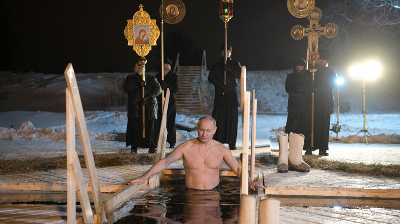 L'édition 2019 d'un calendrier à l'effigie de Vladimir Poutine cartonne au Japon