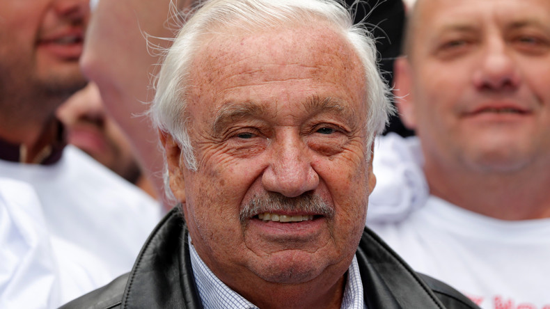 Une photo de Brigitte Macron avec Marcel Campion indigne des élus et militants de gauche