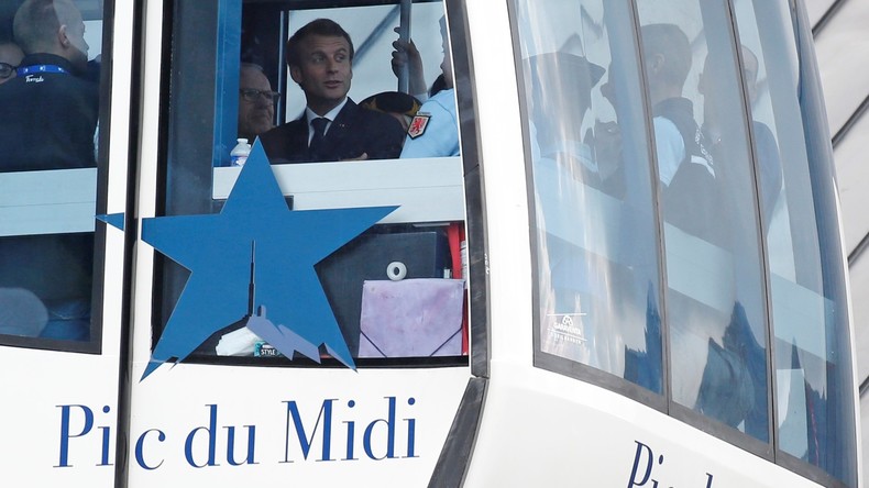 Emmanuel Macron privé de vacances au ski par les Gilets jaunes ?