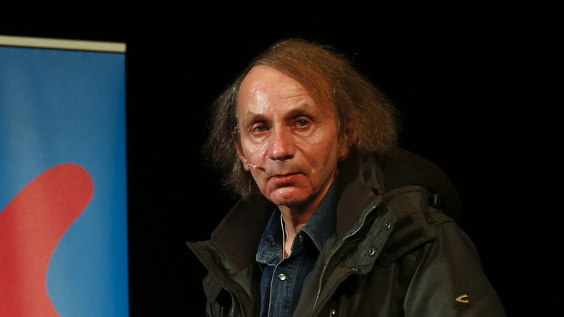 Après avoir vexé les habitants de Niort, Michel Houellebecq reçoit une réponse d'un député LREM