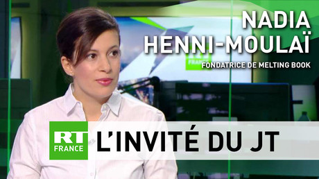 Nadia Henri-Moulaï, journaliste et fondatrice de Melting Book sur le plateau de RT France.
