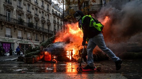 Gilets jaunes : trois bombes artisanales et 28 cocktails Molotov saisis à Montauban