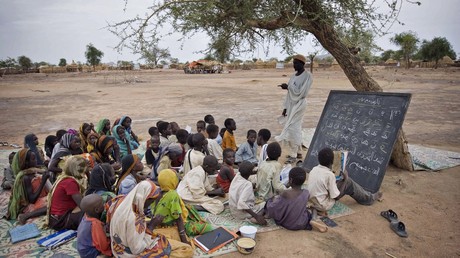 «Bombe démographique» : au Tchad, Emmanuel Macron récidive sur la natalité en Afrique