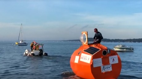 Traverser l'Atlantique en tonneau : l'étonnant défi d'un septuagénaire français