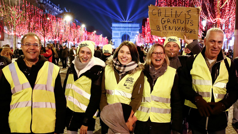 Comme pour Noël, des Gilets jaunes ont préféré passer le Nouvel An ensemble (VIDEOS)