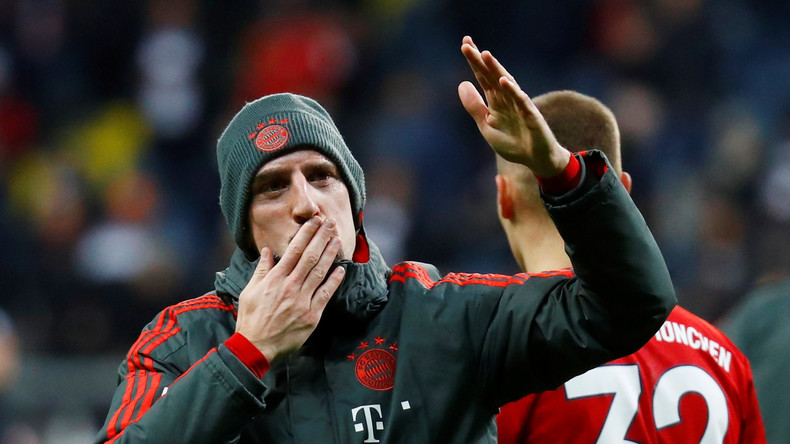 Steak doré à 1 200 dirhams : Franck Ribéry propose à ses détracteurs de «n*****» leur grand-mère