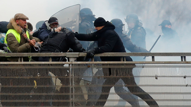 «Taper pour faire mal, voire pour tuer» : un gendarme violenté à Paris témoigne sur BFM TV