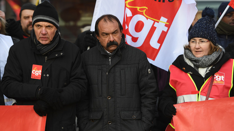 Violences contre la police : la CGT veut aussi parler de «ce que subissent certains manifestants»