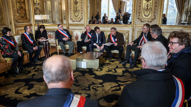 Trois des cinq garants de l'«indépendance» du grand débat nommés... par l'entourage de Macron