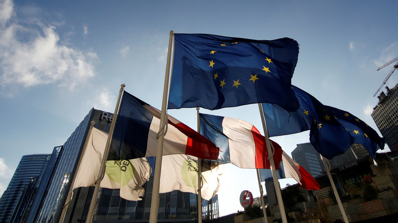 Ex-mélenchonistes, anti-UE ou gaullistes : quand les souverainistes de tout bord tentent de s'unir 