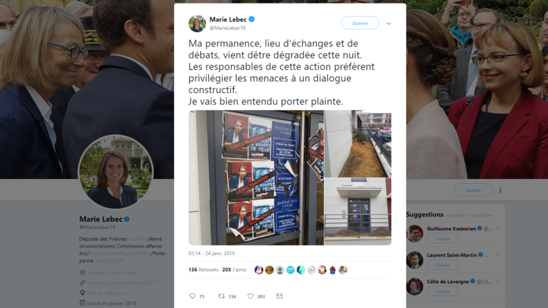 Ile-de-France : la FDSEA couvre quatre permanences de députés de la majorité de fumier ou de foin