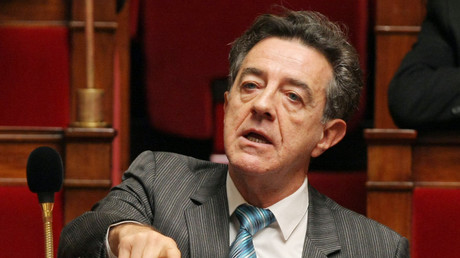 Climat : limiter les naissances «permettrait de mieux accueillir les migrants», estime Yves Cochet