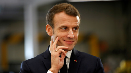 Grand débat national : Macron tente de reconquérir le cœur des Français, et en même temps...