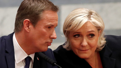 Marine Le Pen et Nicolas Dupont-Aignan, assistent à une conférence de presse à Paris, avant le second tour de l’élection présidentielle, le 29 avril 2017 (image d'illustration). 