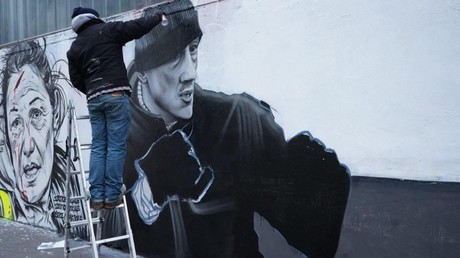 Paris : une fresque en hommage aux Gilets jaunes et à Christophe Dettinger (PHOTOS)