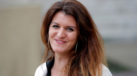 «La France est un pays qui aime se plaindre» : Schiappa amène le grand débat national chez Hanouna