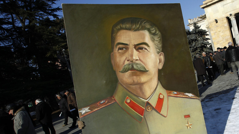 66 ans après sa mort, Staline a du succès... sur Tinder