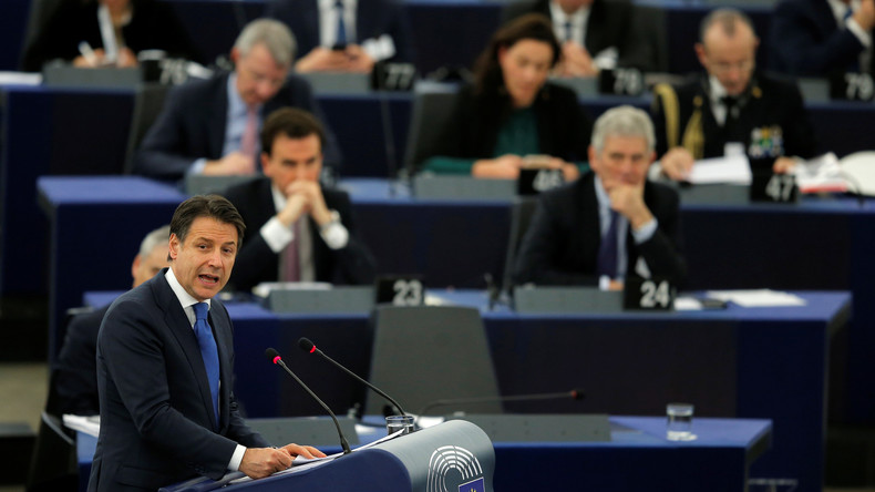 «Je ne suis pas une marionnette» : passe d'arme entre Conte et Verhofstadt au Parlement européen 